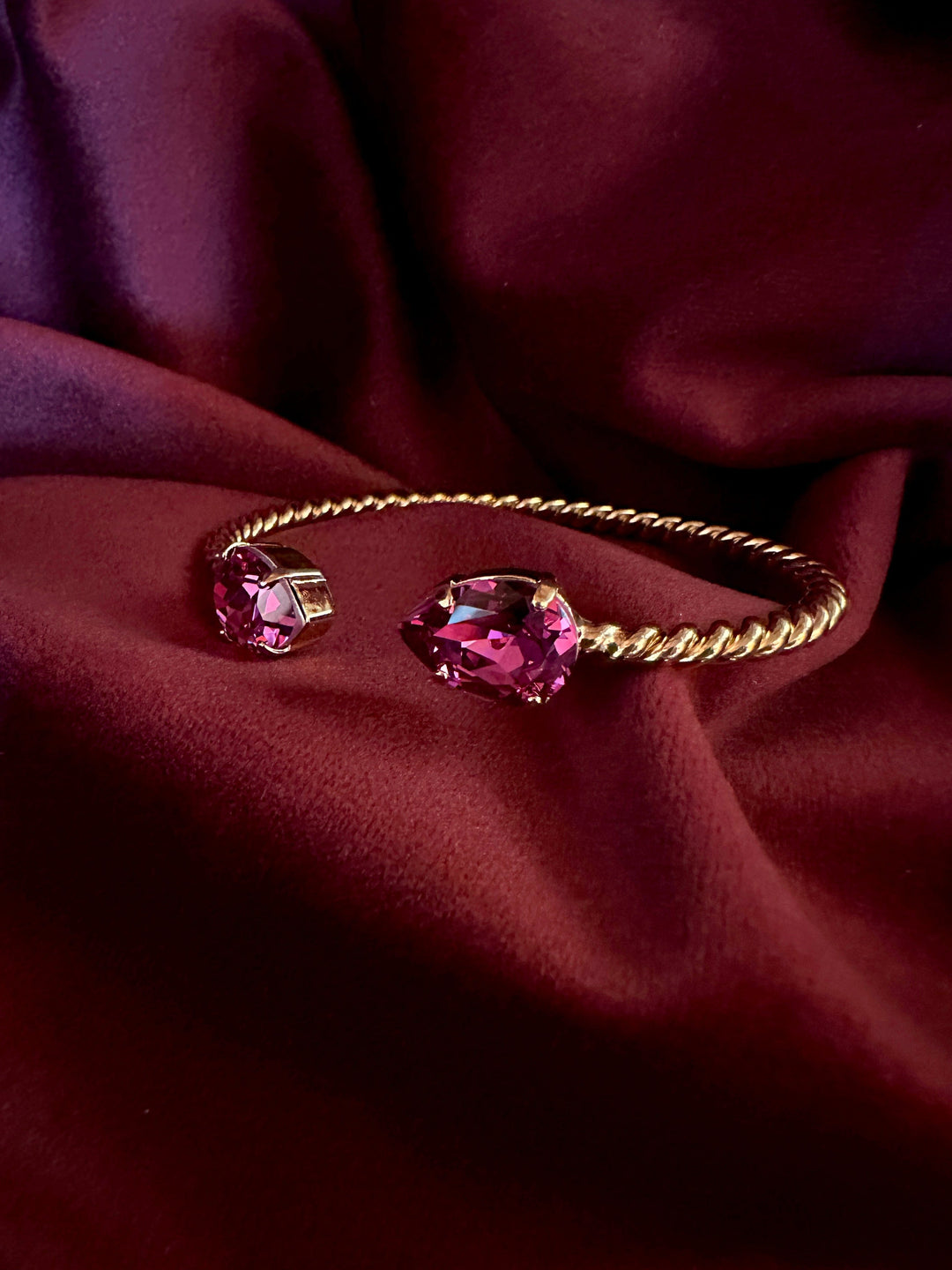 Caroline Svedbom armbånd Mini drop bracelet  - dark rose