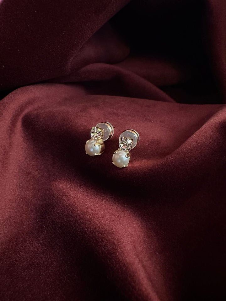 Caroline Svedbom øredobber Love pearl earring - pearl/crystal