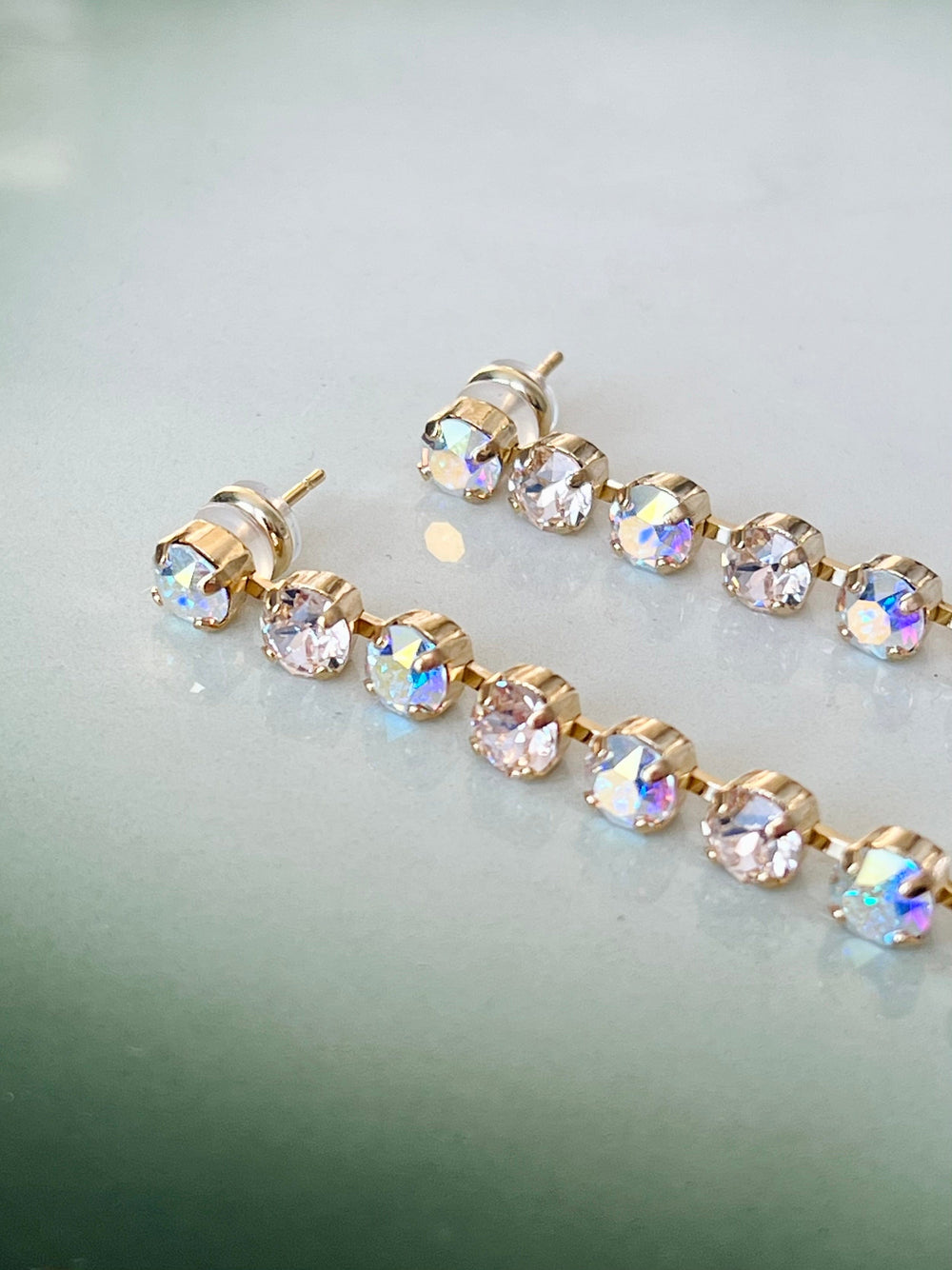 Caroline Svedbom øredobber Nicola earrings - aurore boreale