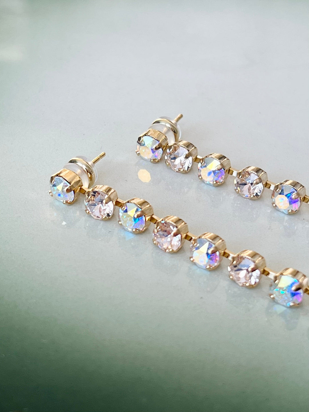 Caroline Svedbom øredobber Nicola earrings - aurore boreale