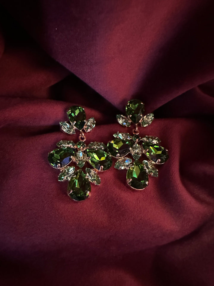 Caroline Svedbom øredobber Selene earrings - peridot/fern green