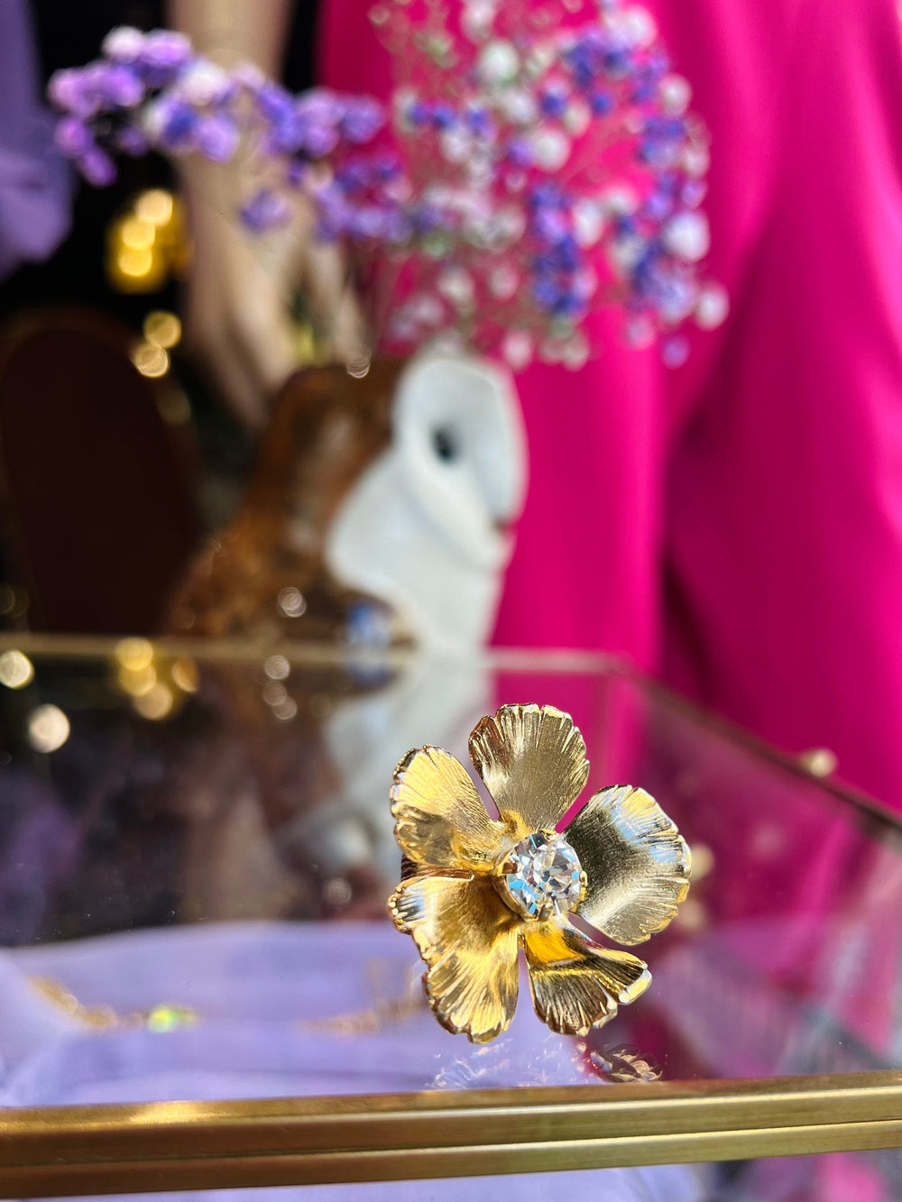 Caroline Svedbom ringer Anemone ring