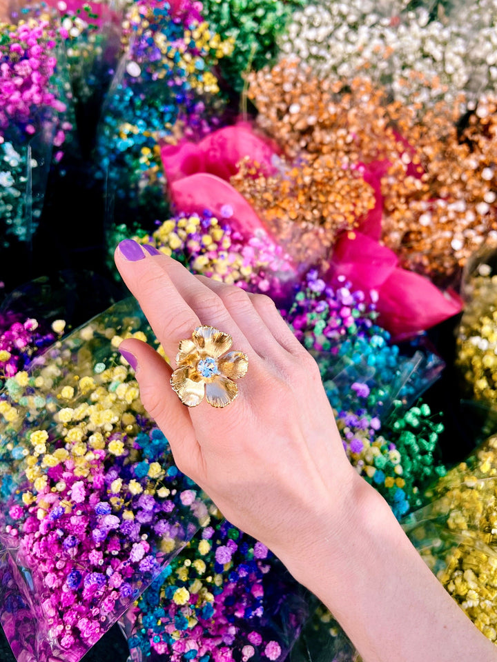 Caroline Svedbom ringer Anemone ring
