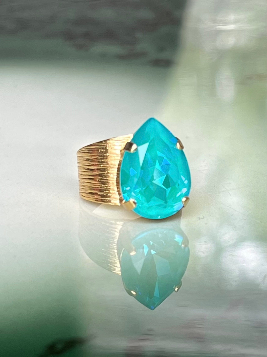 Caroline Svedbom ringer Classic drop ring - laguna delite