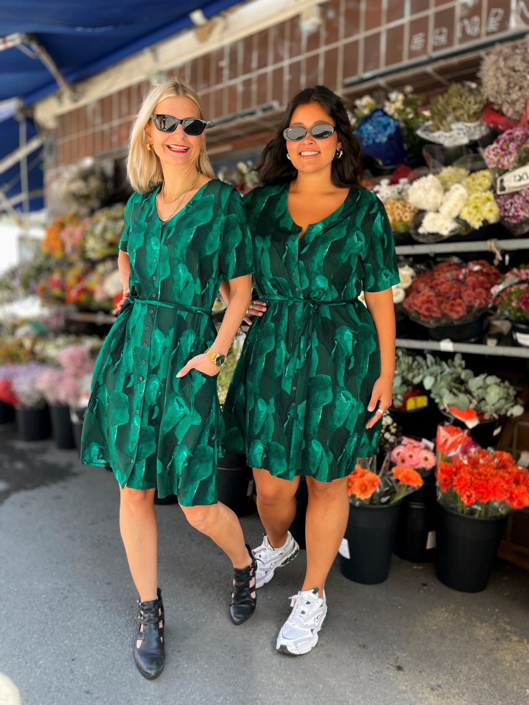 Dianas Vintage kjoler Betty Button dress - kort kjole - elephant