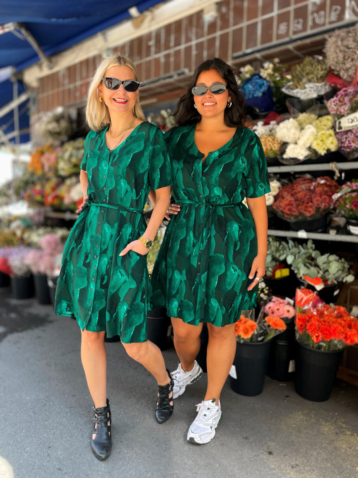 Dianas Vintage kjoler Betty Button dress - kort kjole - elephant