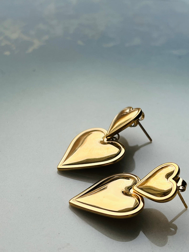 Frøken Dianas salonger øredobber Øredobber - blanke hjerter - gull