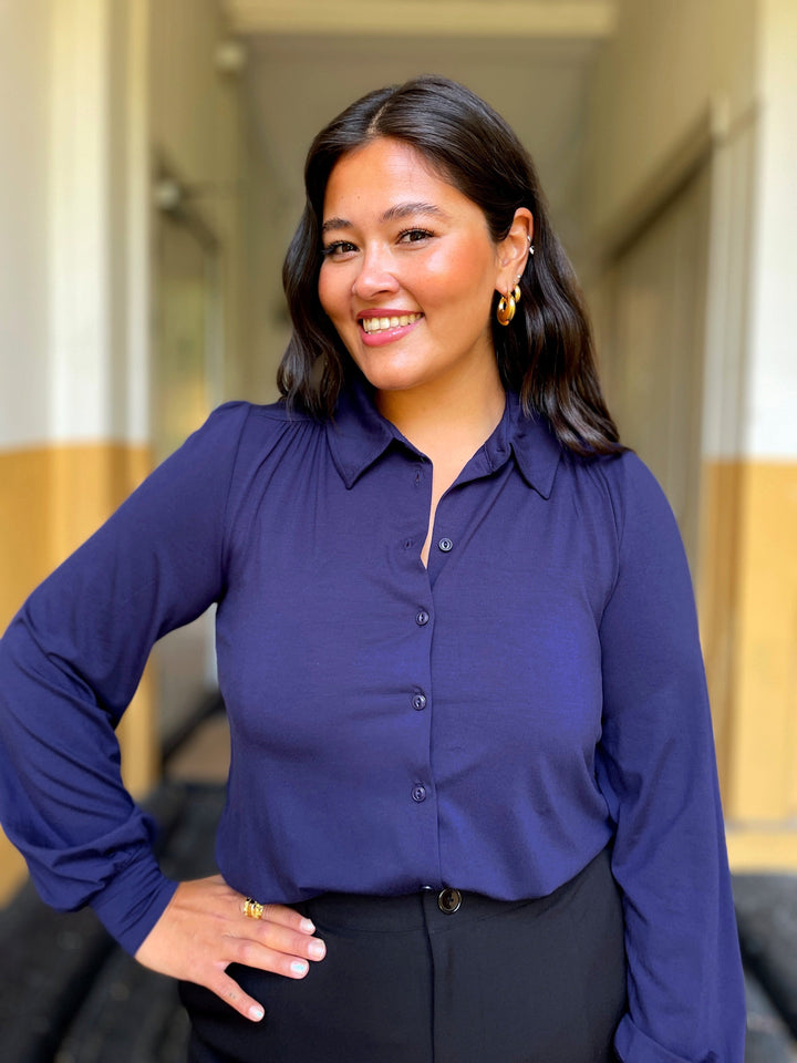 King Louie Topper Carina viskose light bluse - mørk blå