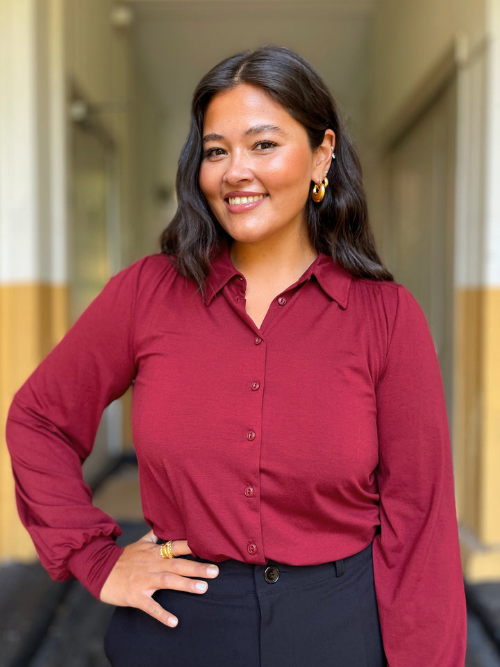 King Louie Topper Carina viskose light bluse - rustrød