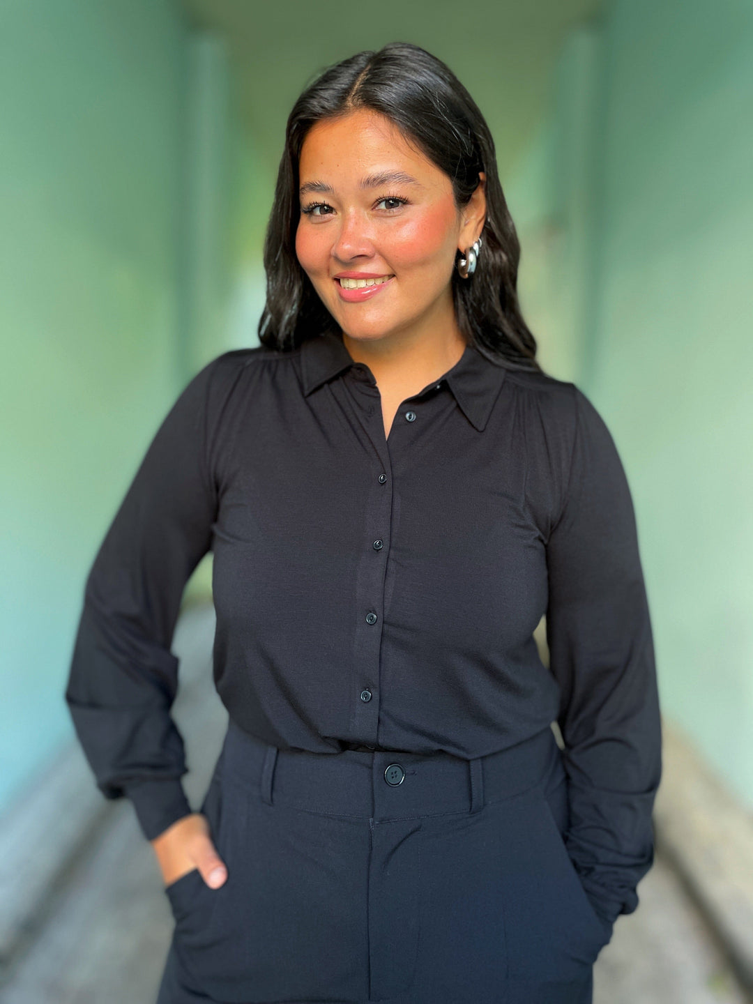 King Louie Topper Carina viskose light bluse - svart