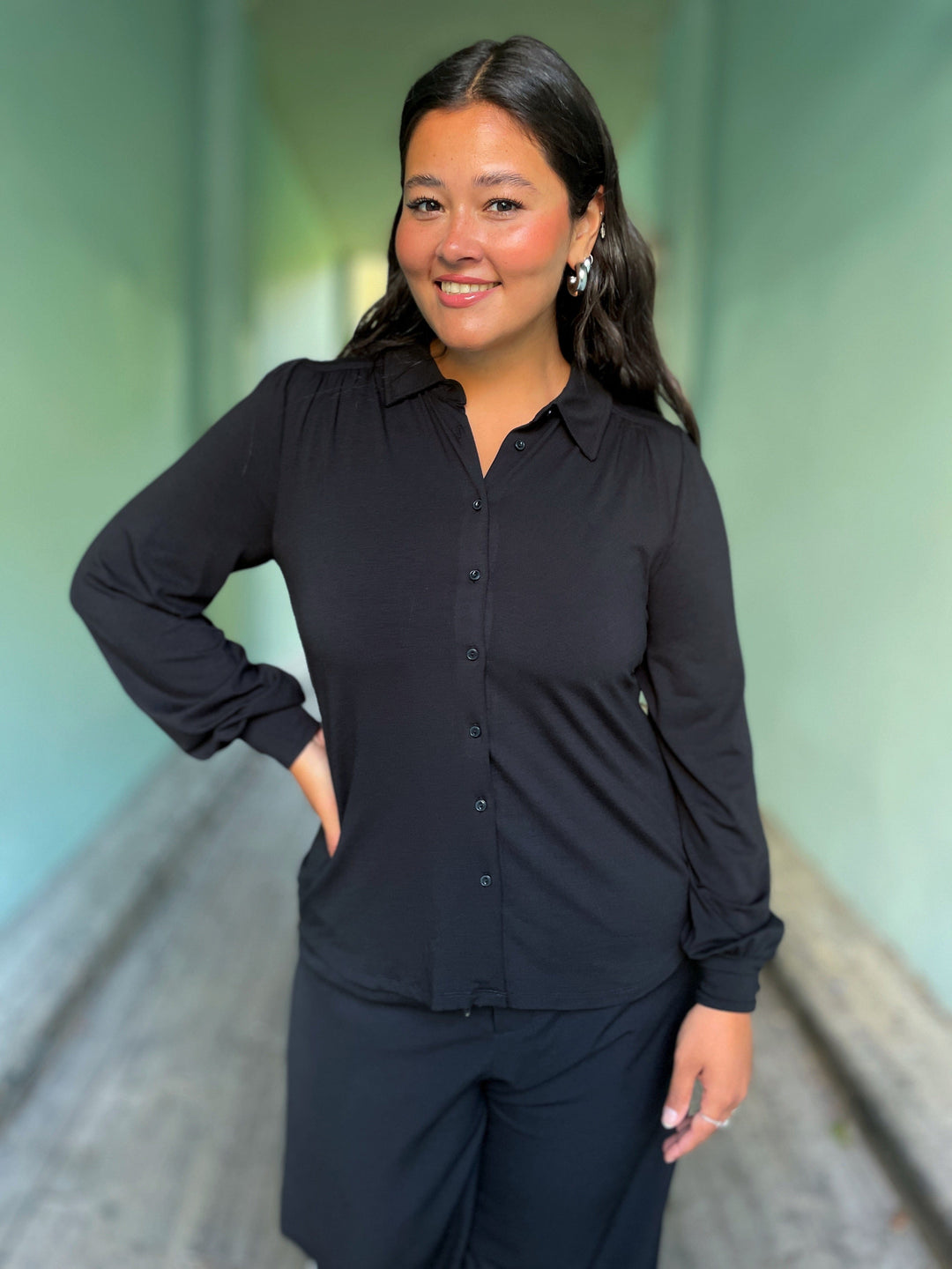 King Louie Topper Carina viskose light bluse - svart