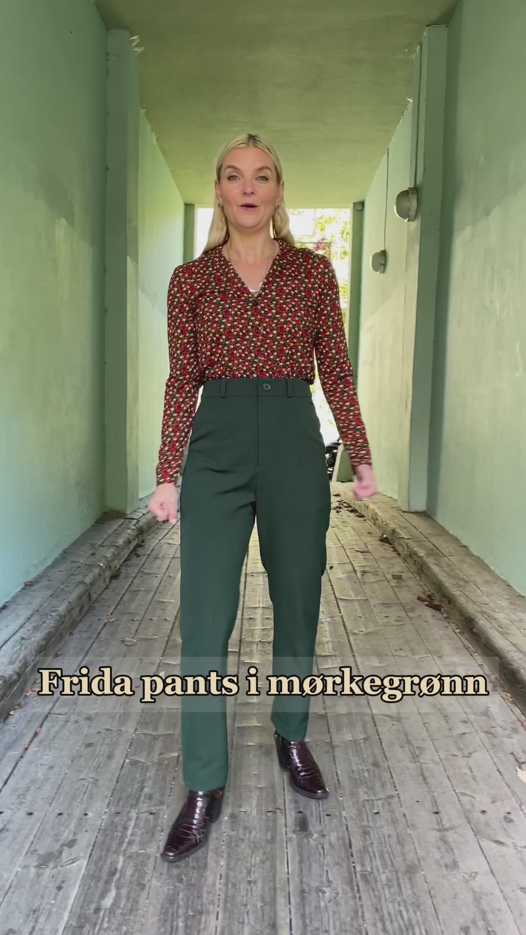 Frida Pants med gylf - bukse med høyt liv - mørk grønn