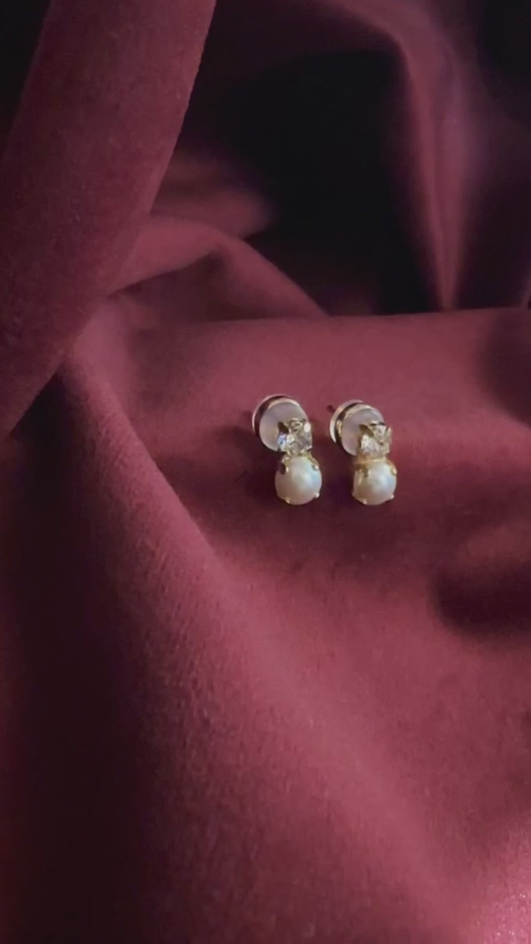 Love pearl earring - pearl/crystal