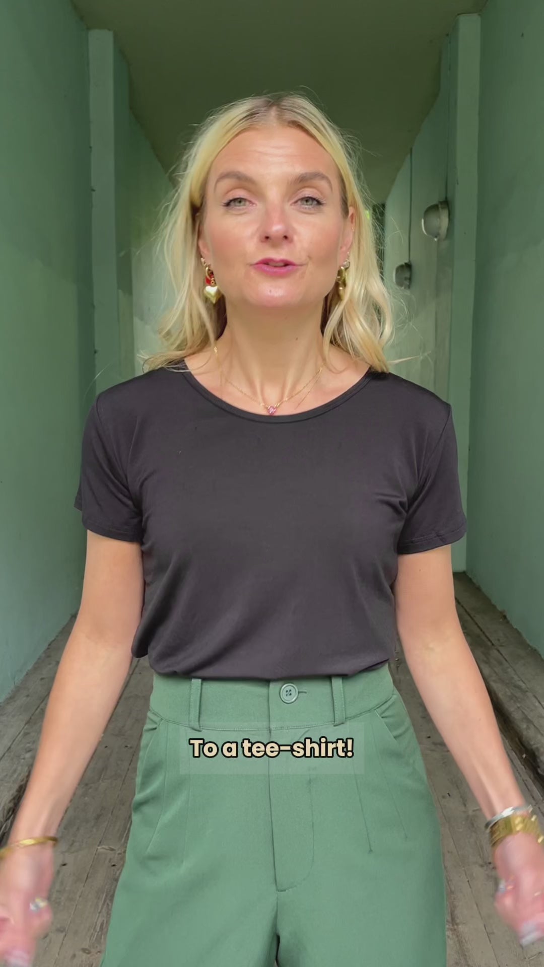 To a tee-shirt tencel - svart