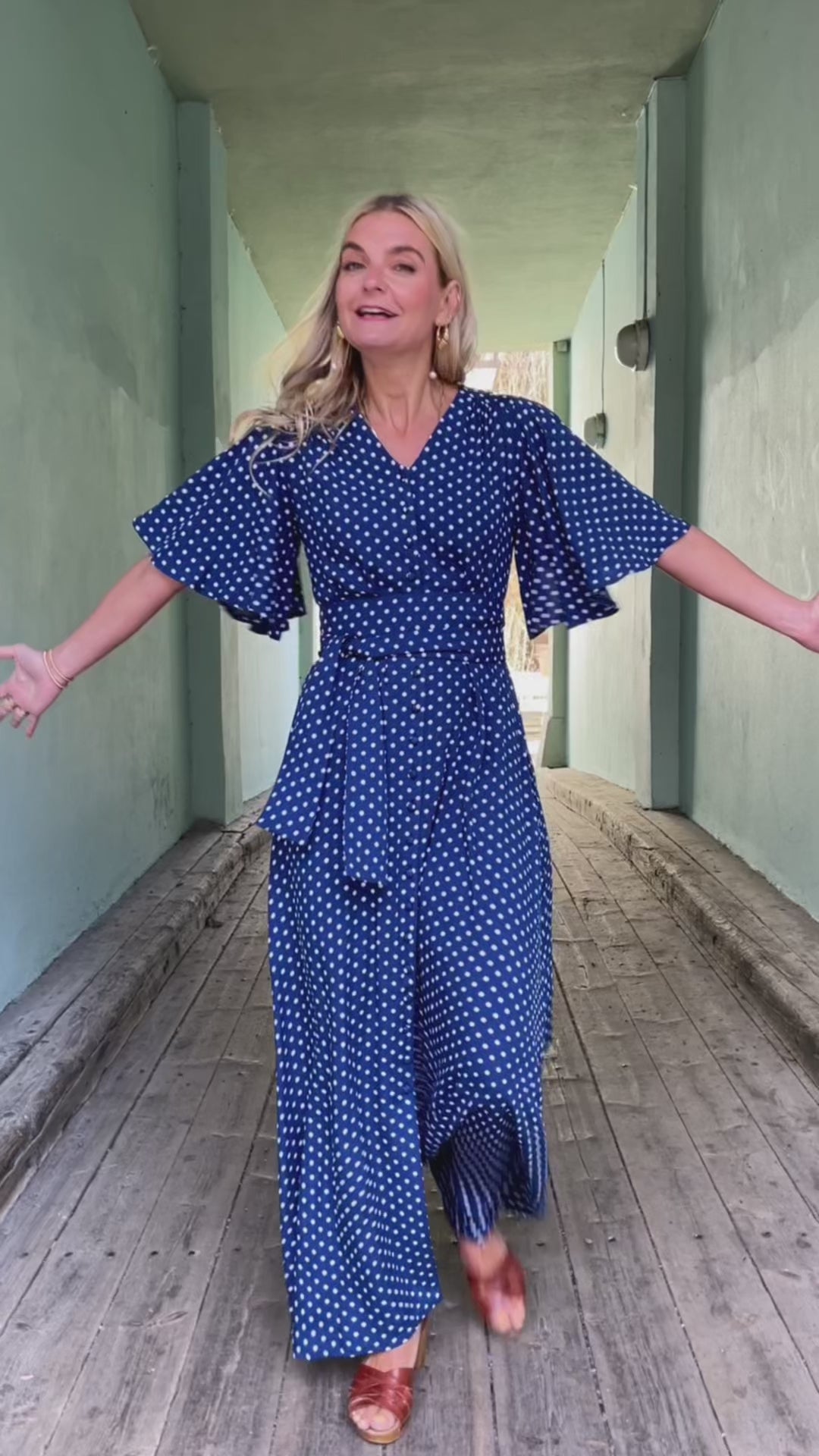 Monika dress - lang kjole - dots blue