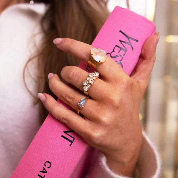 Caroline Svedbom ringer Classic drop ring - emerald