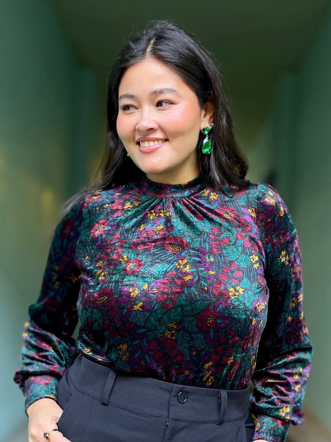 Perfect drop earrings - majestic green
