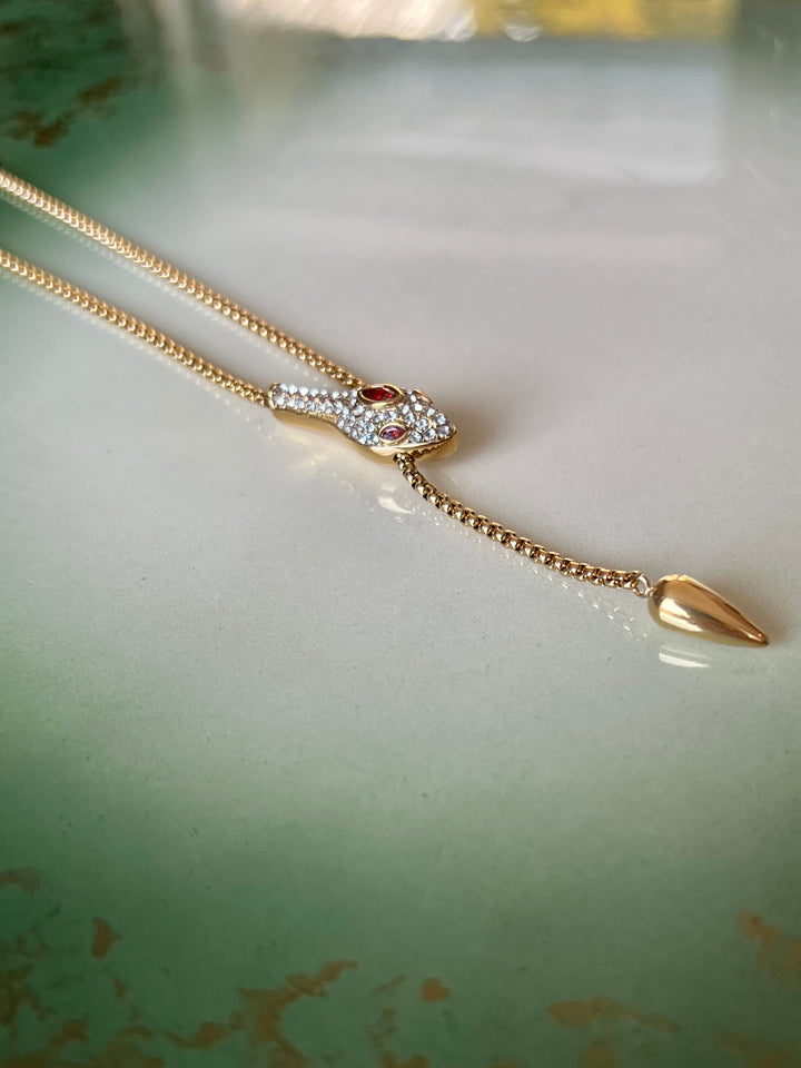Frøken Dianas Salonger Halskjede Crystal Snake krystaller Slange rustfritt stål gullforgylt anheng- y-form