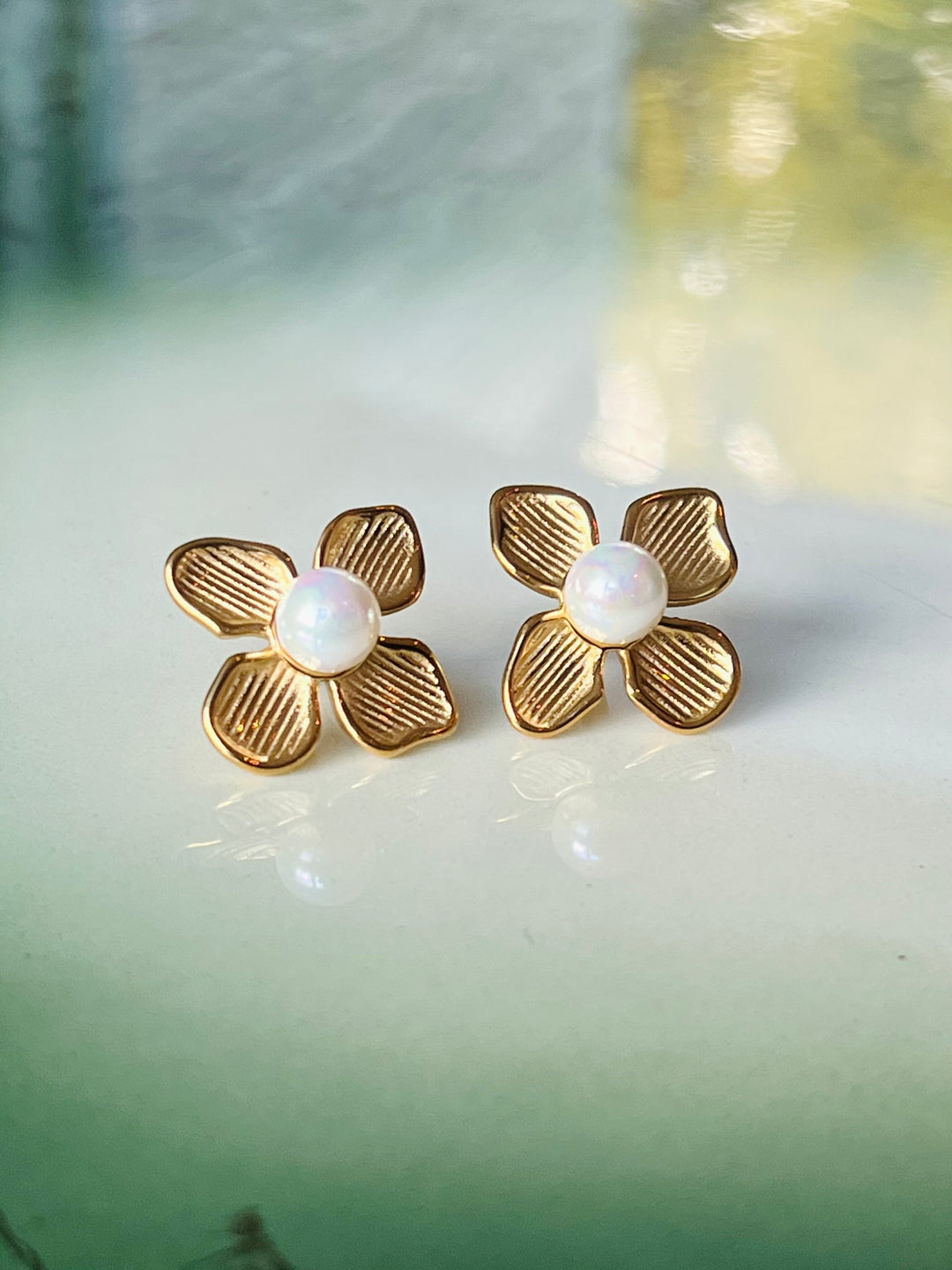 Frøken Dianas Salonger Øredobber Golden Flower blomster