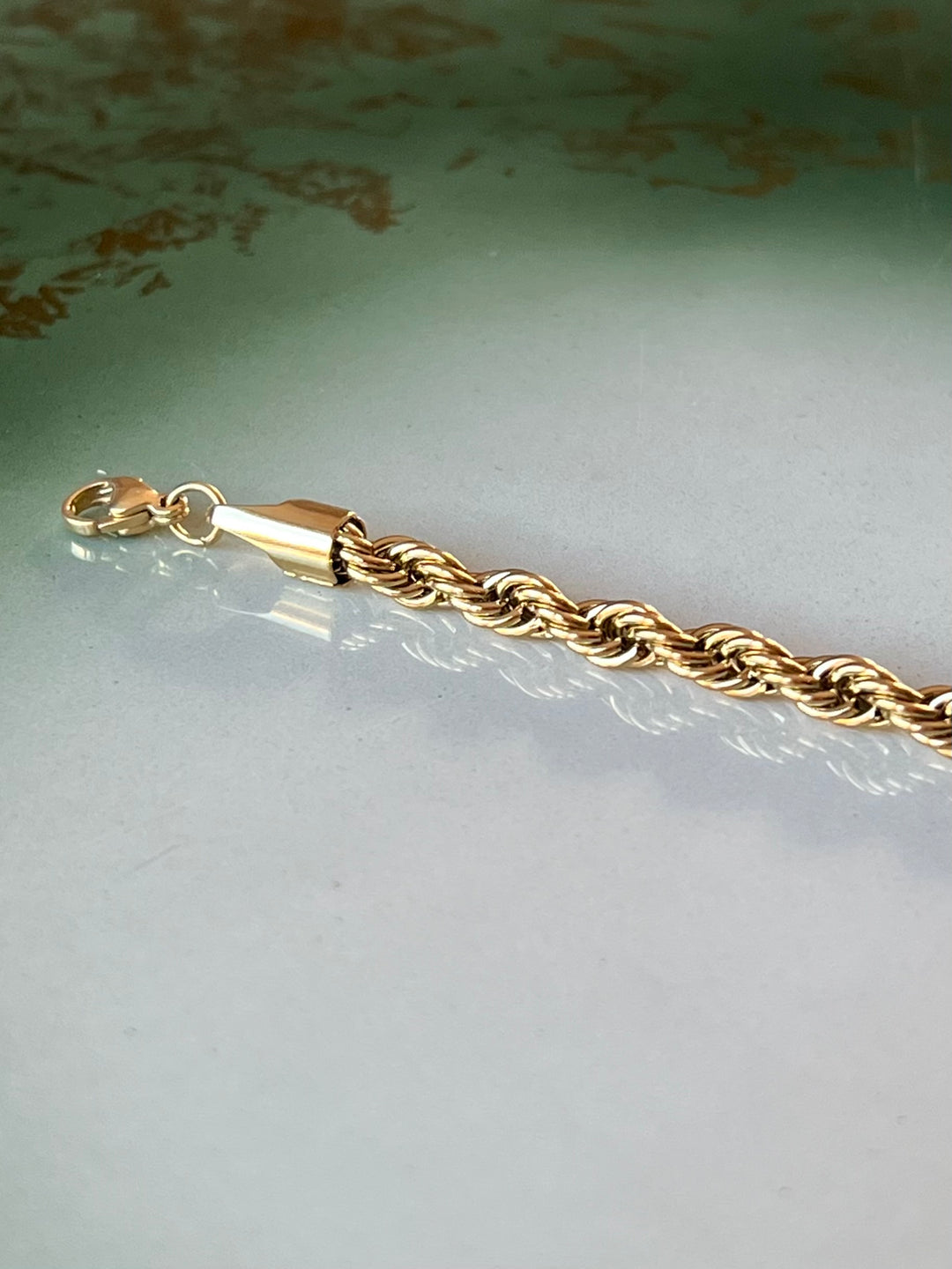 Frøken Dianas Salonger Rope Armbånd Tvunnet Rustfritt stål Gullforgylt Vintageinspirert