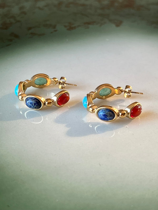 Frøken Dianas Salonger Stone Hoops Øreringer fargerike steiner rustfritt stål gullforgylt