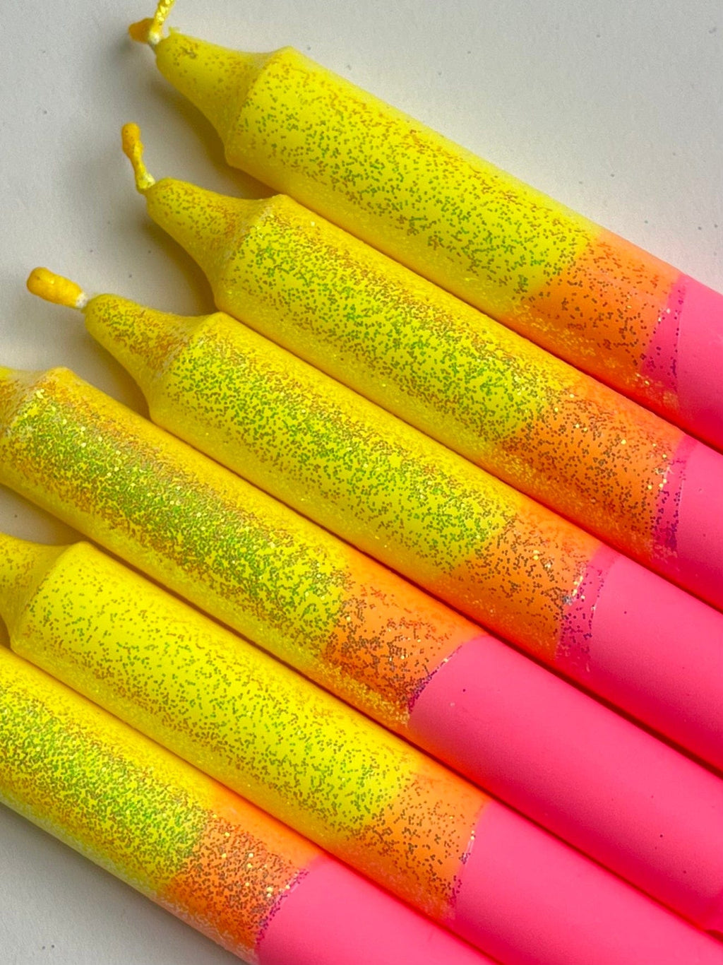 Ahne light stearinlys Stearinlys - rosa/oransje og gul glitter