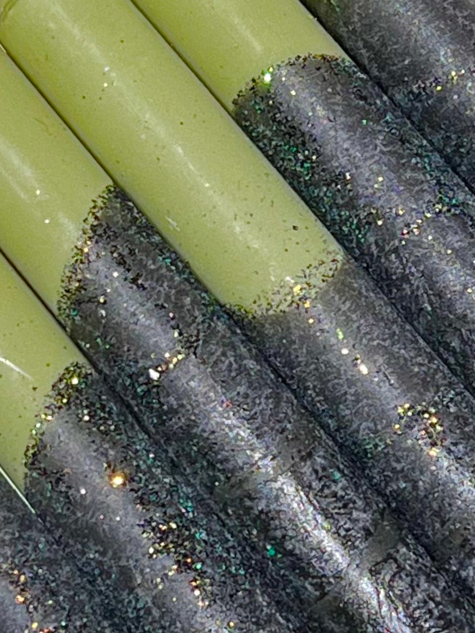Ahne light stearinlys Stearinlys - svart glitter/grønn