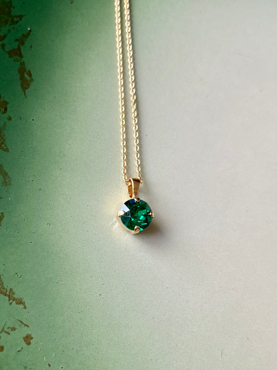 Caroline Svedbom halskjeder Classic Petite necklace - majestic green