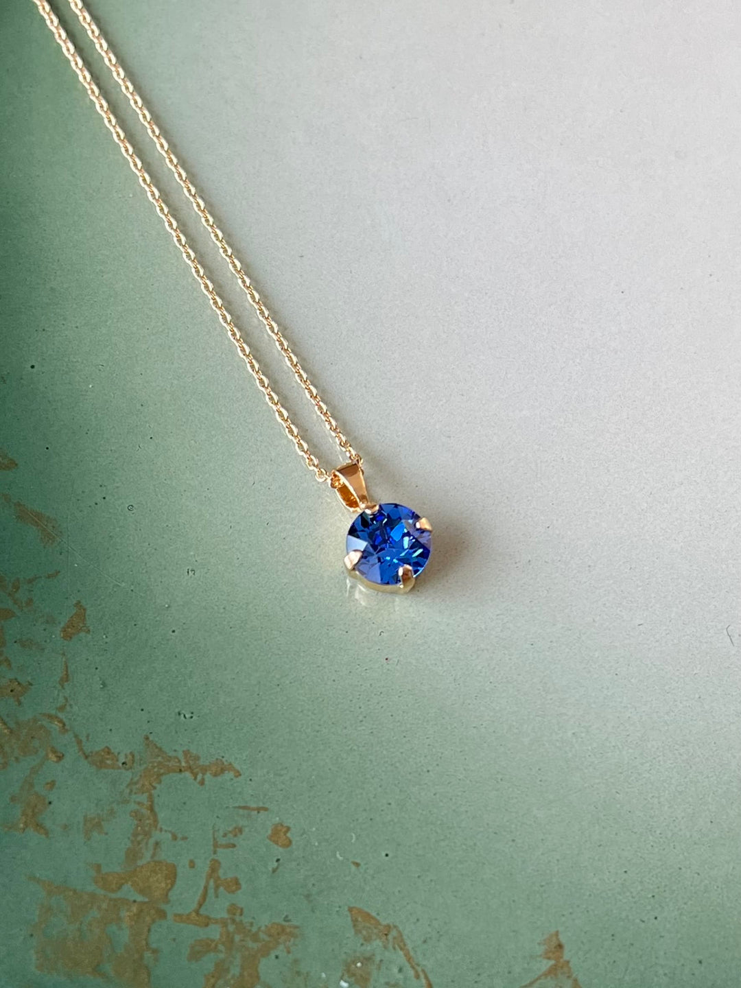 Caroline Svedbom halskjeder Classic Petite necklace - sapphire