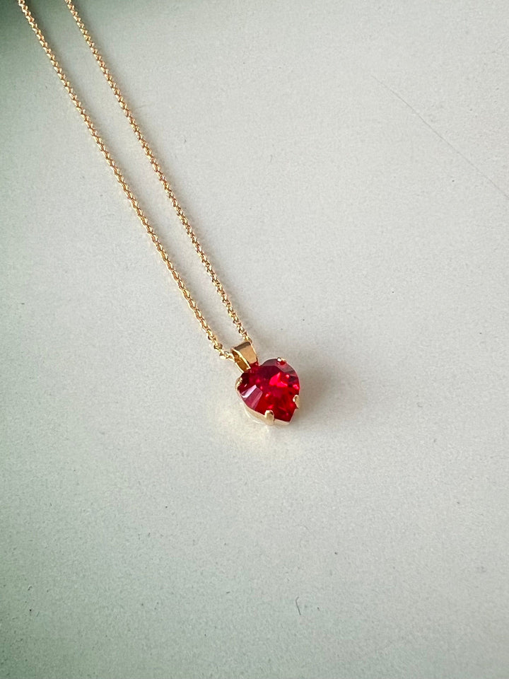 Caroline Svedbom halskjeder Heart necklace - light siam