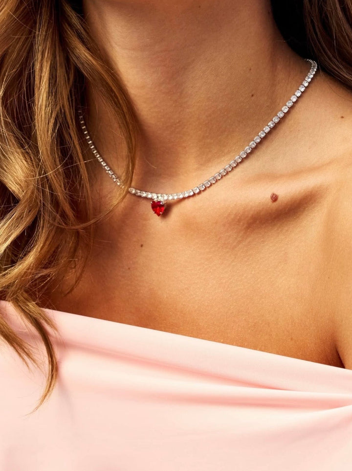 Caroline Svedbom halskjeder Love edit necklace - light siam