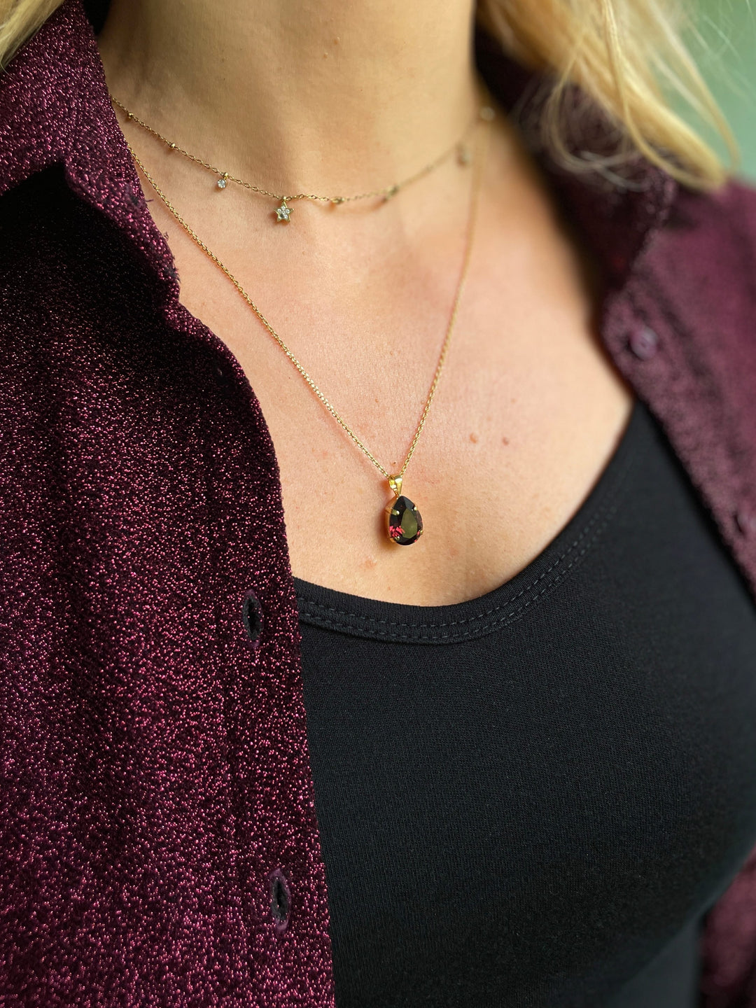 Caroline Svedbom halskjeder Mini drop necklace - burgundy
