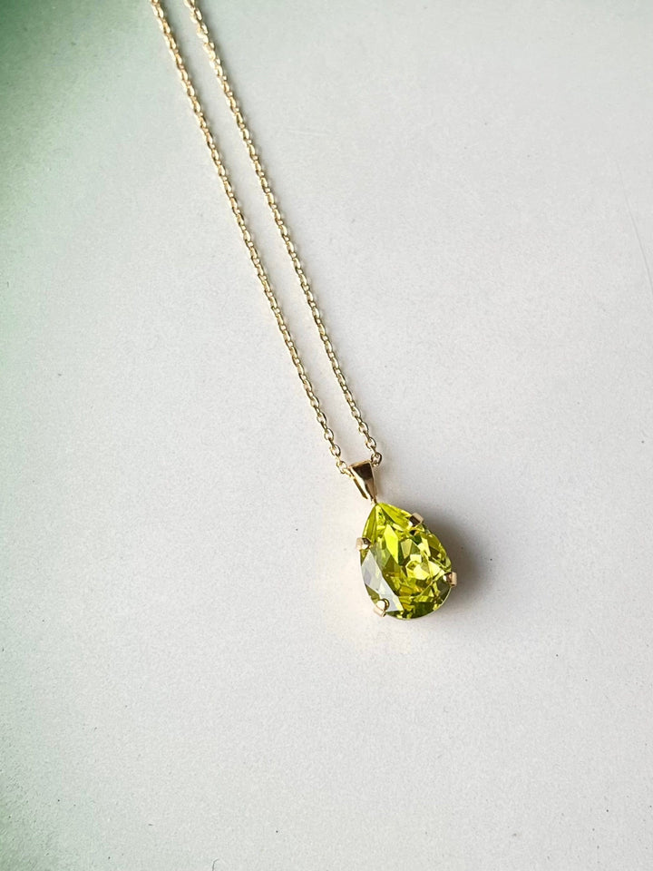 Caroline Svedbom halskjeder Mini drop necklace - citrus green