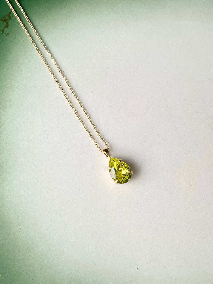 Caroline Svedbom halskjeder Mini drop necklace - citrus green