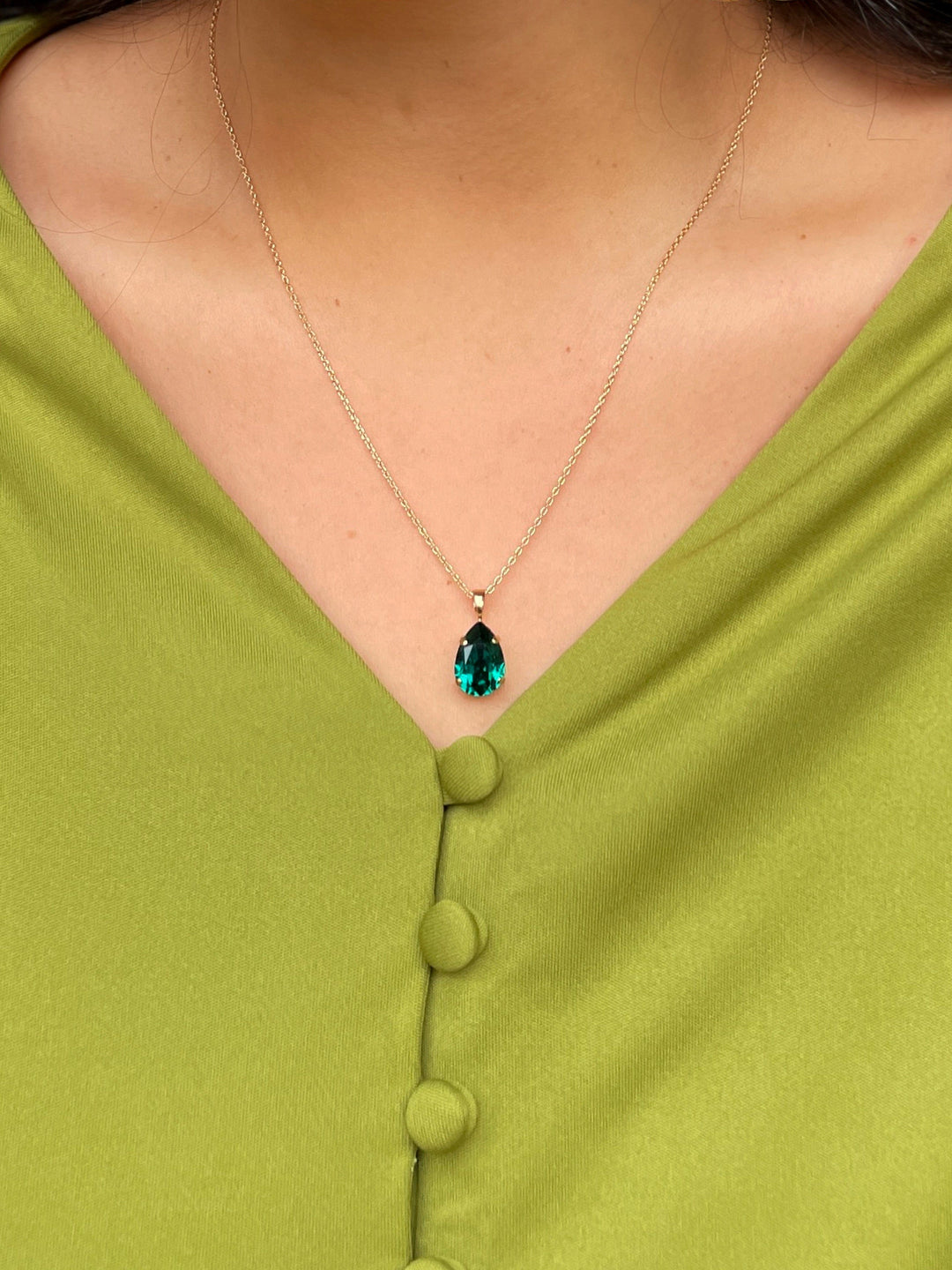 Caroline Svedbom halskjeder Mini drop necklace - emerald
