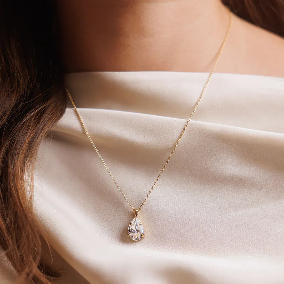 Caroline Svedbom halskjeder Mini drop necklace - gold crystal