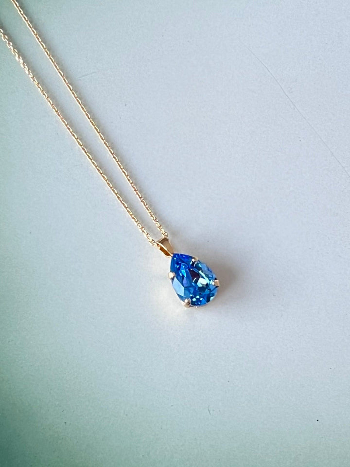Caroline Svedbom halskjeder Mini drop necklace - ice blue