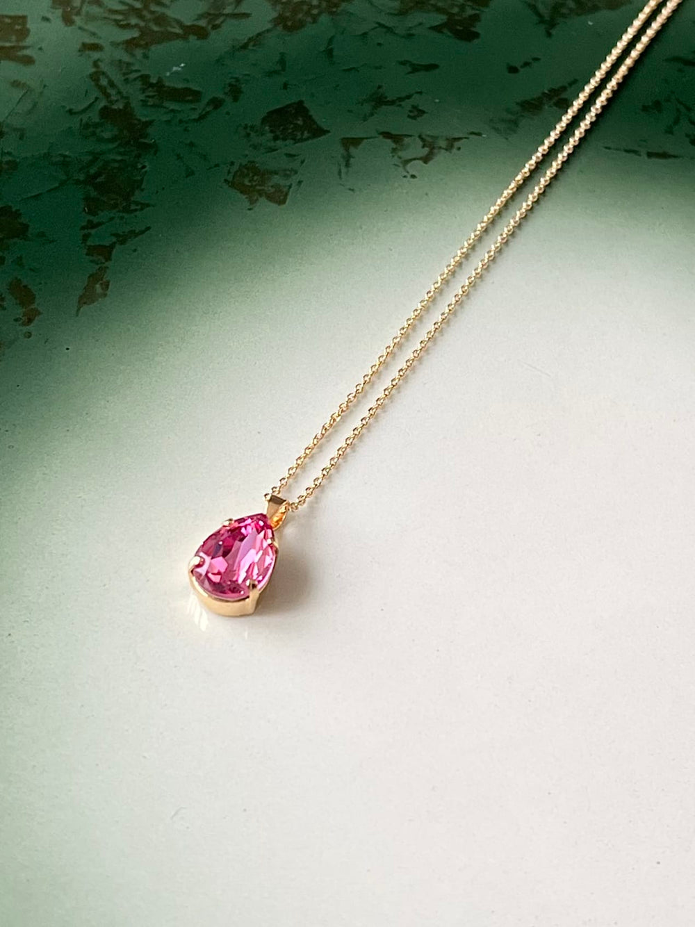 Caroline Svedbom halskjeder Mini drop necklace - rose