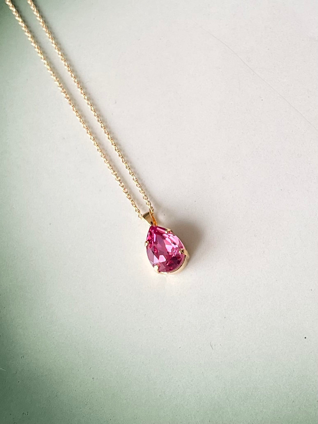 Caroline Svedbom halskjeder Mini drop necklace - rose