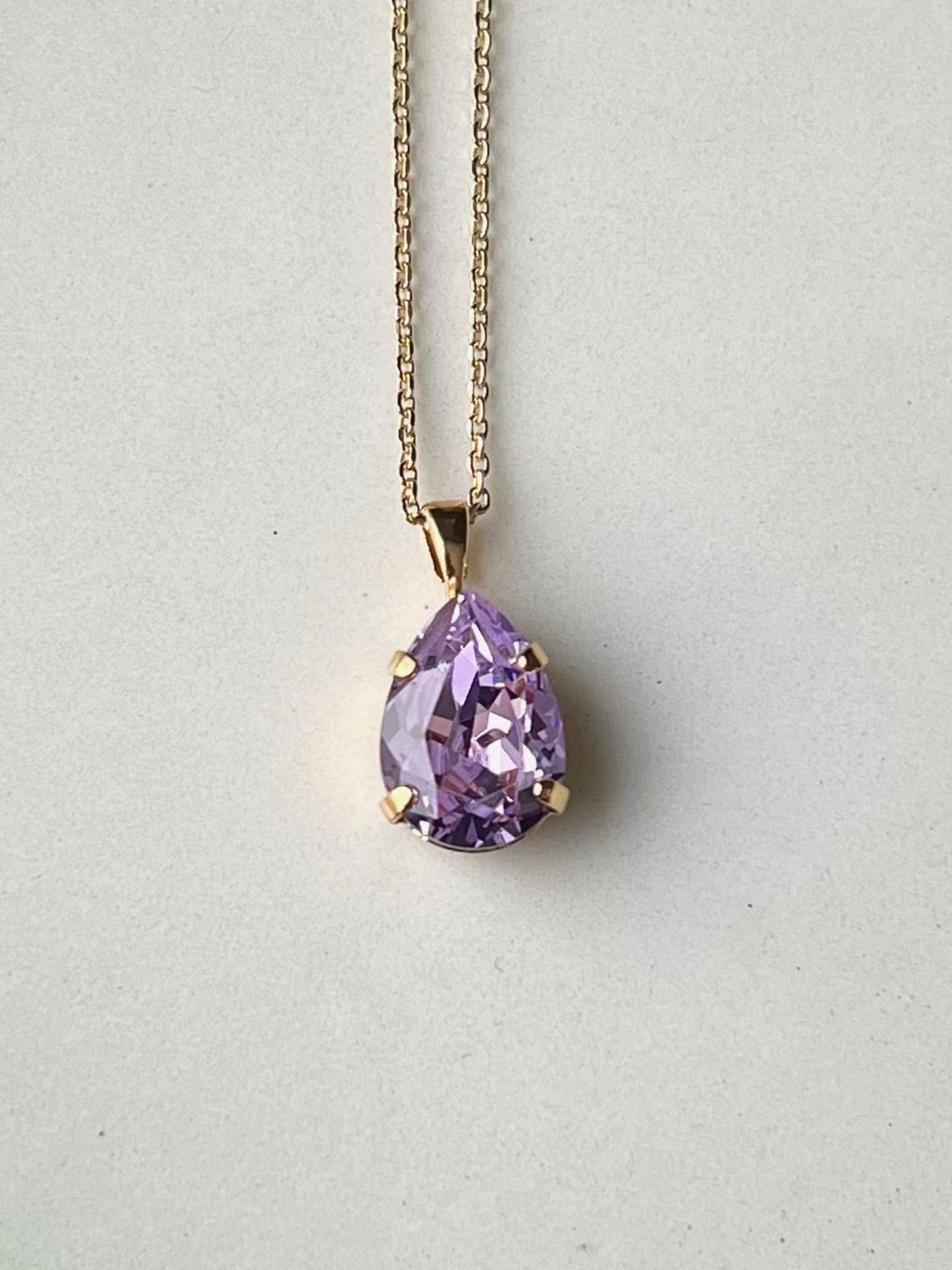 Caroline Svedbom halskjeder Mini drop necklace - violet
