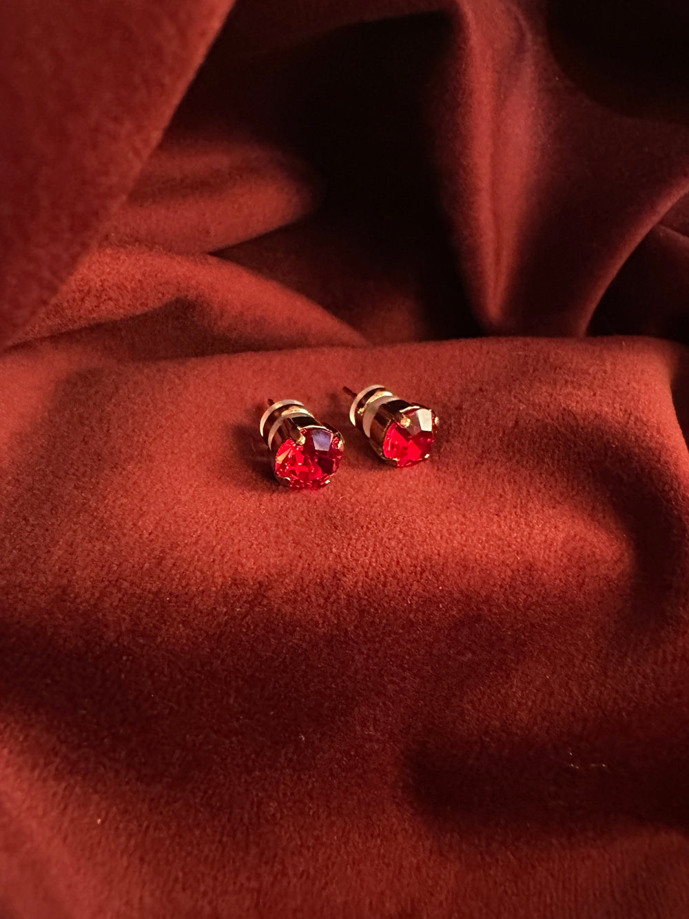 Caroline Svedbom øredobber Classic stud earrings - light siam