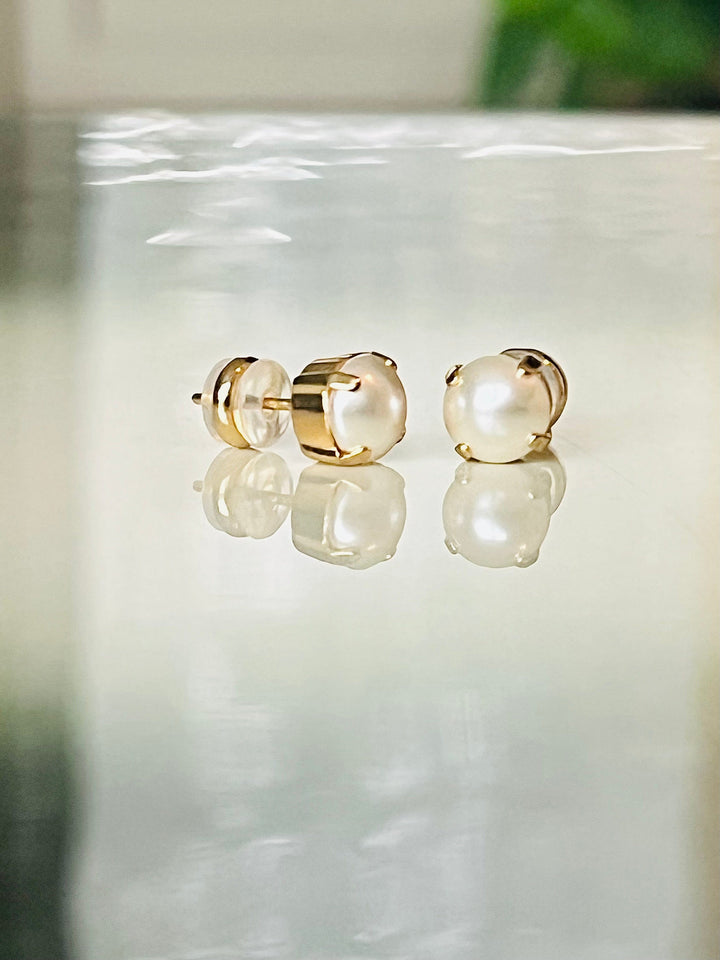 Caroline Svedbom øredobber Classic stud earrings - pearl