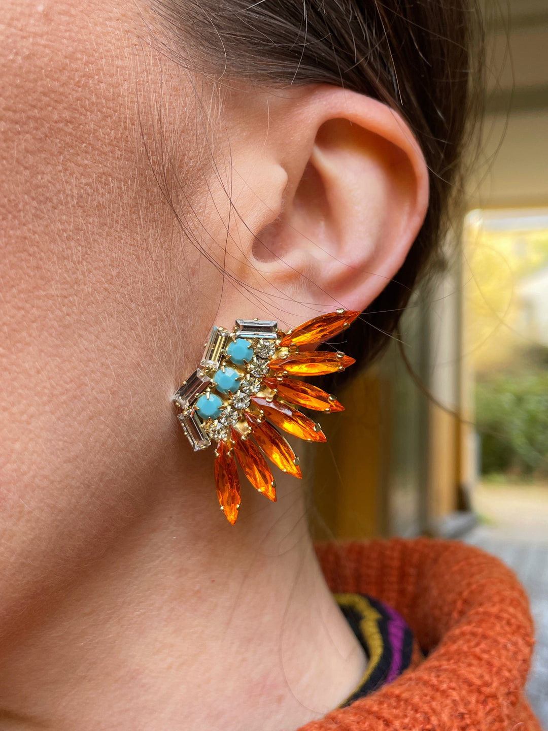 Caroline Svedbom øredobber Feather earrings - tangerine/turquoise