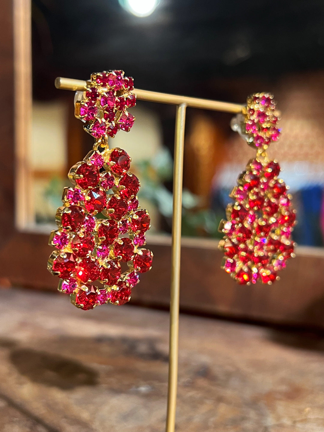 Caroline Svedbom øredobber Hanna earrings - scarlet/fuchsia