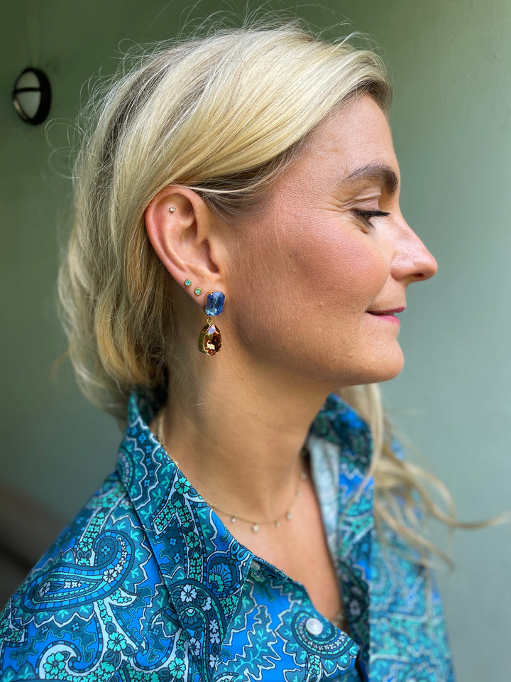 Caroline Svedbom øredobber Lydia earrings - sapphire/light smoked topaz
