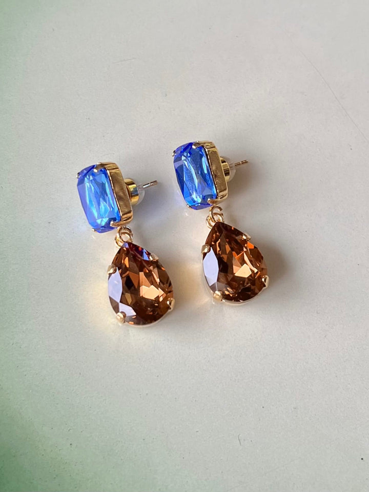 Caroline Svedbom øredobber Lydia earrings - sapphire/topaz