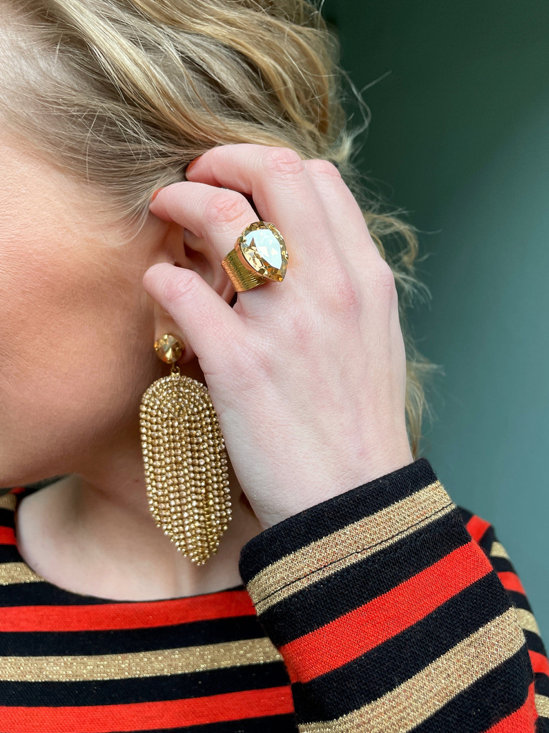Caroline Svedbom øredobber Melinda earrings - vintage rose/golden shadow