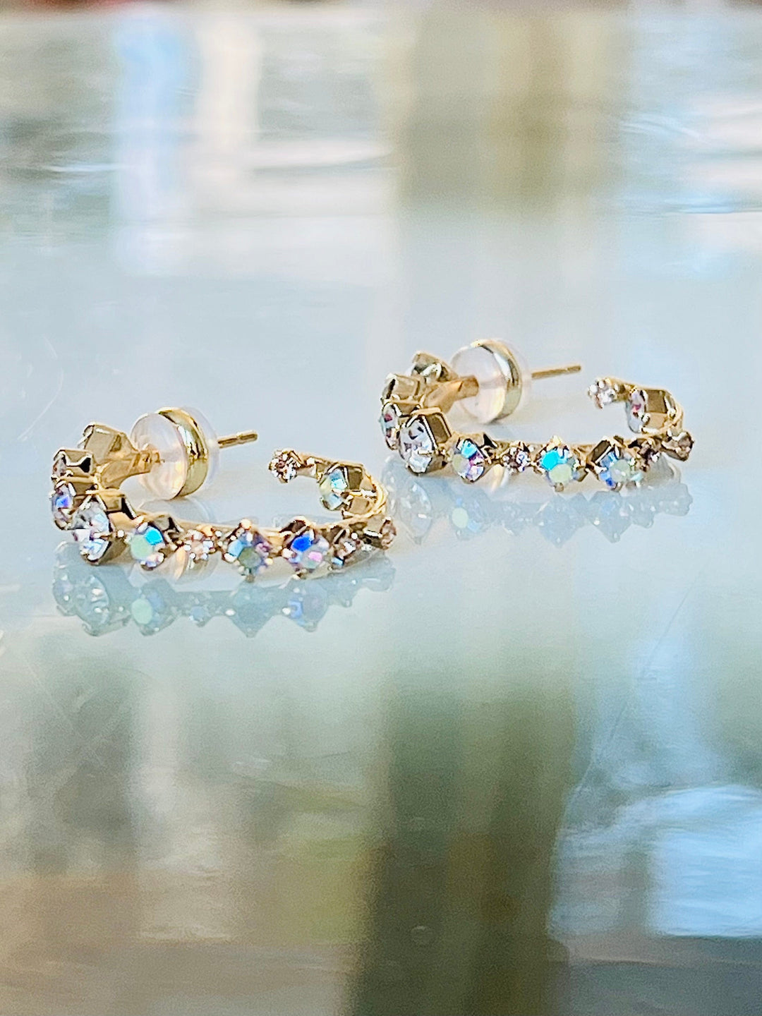 Caroline Svedbom øredobber Mini Antonia earrings - aurore boreale