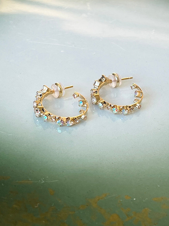 Caroline Svedbom øredobber Mini Antonia earrings - aurore boreale