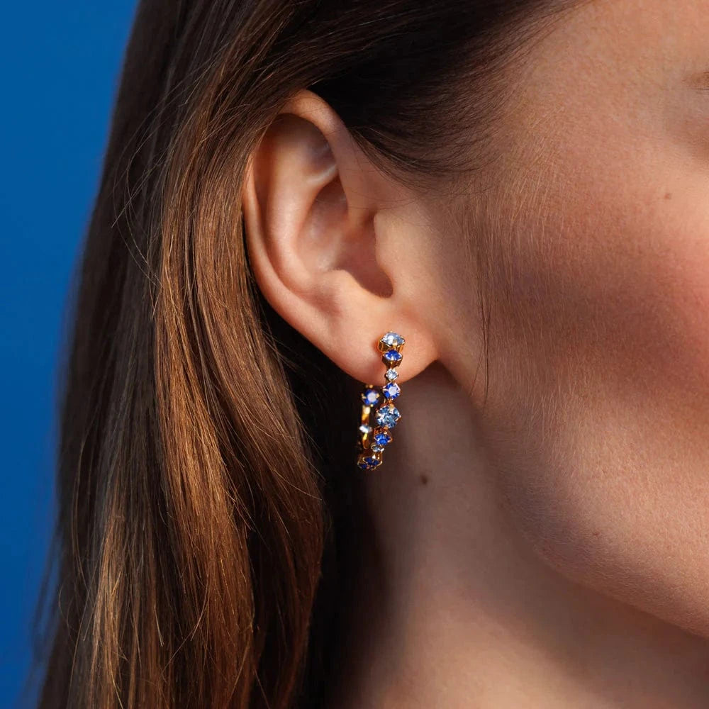 Caroline Svedbom øredobber Mini Antonia earrings - blue combo